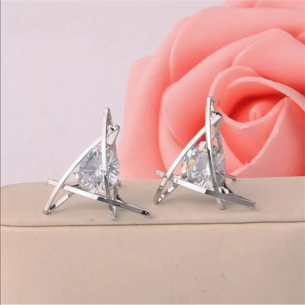 “PURE CLASS” SILVER SOLITAIRE CZ STUD EARRINGS‎